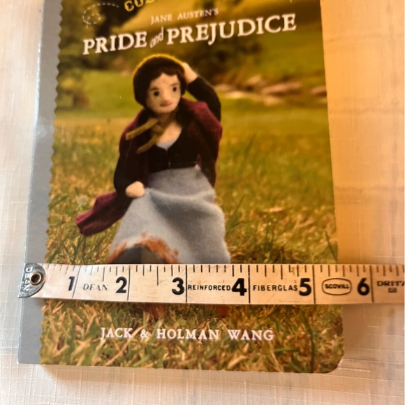 Book Bundle! Cozy Classics Pride & Prejudice and Emma Board Books - Picture 9 of 12
